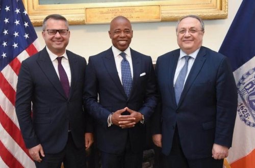 Nyu-York meri Azərbaycan səfirləri ilə görüşüb