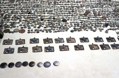 Gömrükçülər tarixi əşyaların qaçaqmalçılıq yolu ilə keçirilməsinin qarşısını alıb