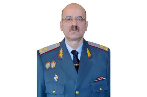 Məhkəmə rüşvətə görə tutulan gömrük generalını həbsdə saxlayıb