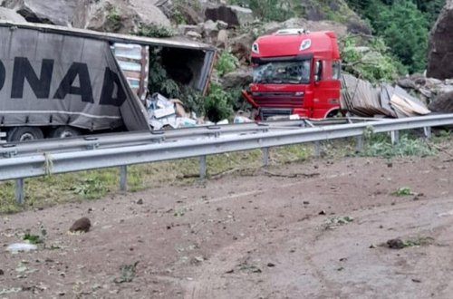 Qardaş ölkədə FACİƏ: ölən və yaralananlar var - VİDEO