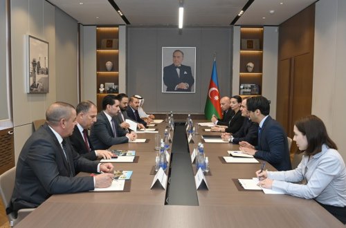 Ceyhun Bayramov İraq Parlamentinin sədr müavini ilə görüşüb