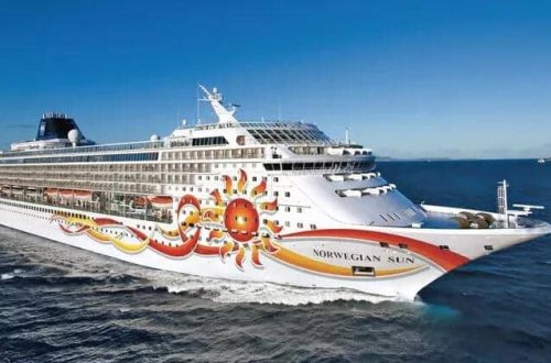 Alyaskada kruiz gəmisi aysberqə çırpılıb