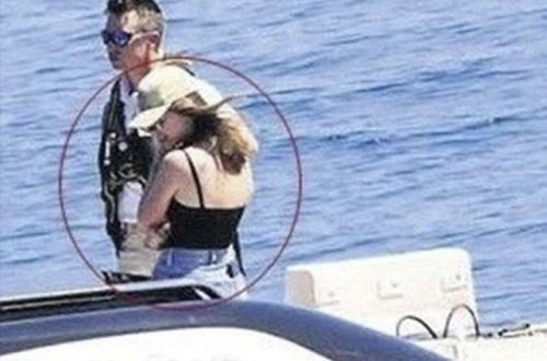 Bil Qeytsin qızı Bodrumda istirahətdədir