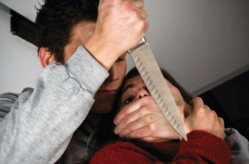 Bakıda sevgilisi tərəfindən bıçaqlanan 37 yaşlı qadın xəstəxanada ölüb