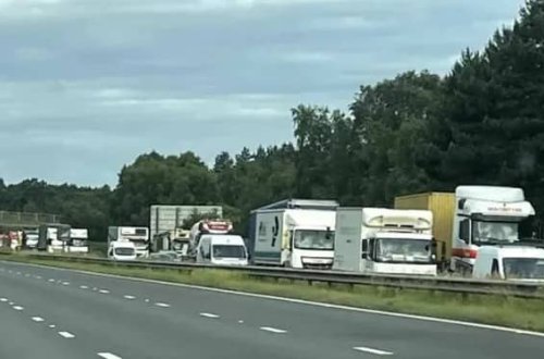 İngiltərədə benzinin bahalaşmasına qarşı etiraz aksiyası keçirilib