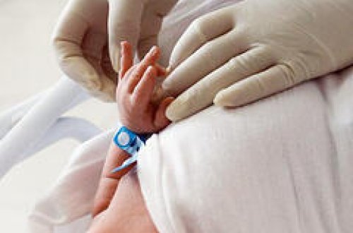 Ana rinoplastika üçün körpəsini 100 minə satdı