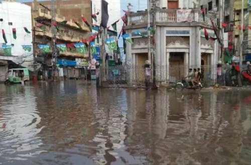 Pakistanda şiddətli yağışlar faciə ilə nəticələndi: 20 ÖLÜ