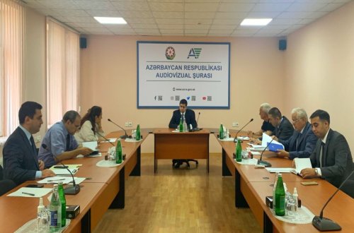 3 radio yayımçısı lisenziyasının alınması üçün müsabiqə elan edilib