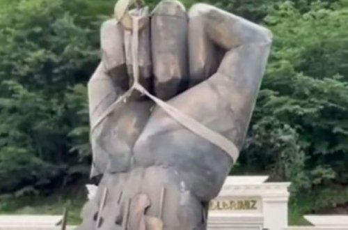 Kəlbəcərdə “Dəmir yumruq” abidəsi ucaldılır - VİDEO