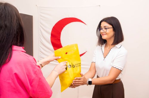 Yelo Bank aztəminatlı vətəndaşlarla bayramlaşdı