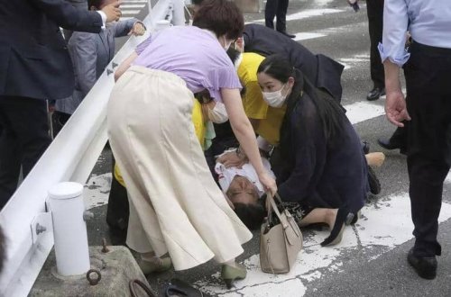 SON DƏQİQƏ: Yaponiyanın keçmiş baş nazirinə qarşı sui-qəsd cəhdi olub