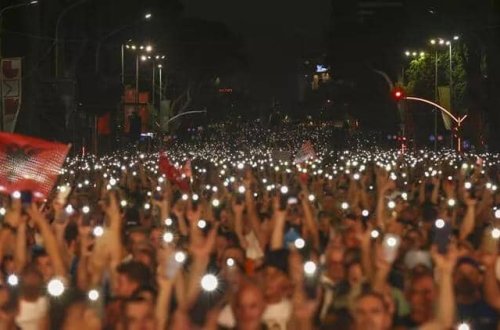 Albaniyada hökumət əleyhinə etiraz aksiyası keçirilib