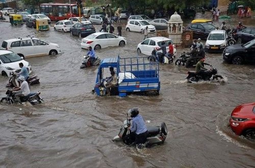 Hindistanda daşqınlar nəticəsində azı 15 nəfər öldü