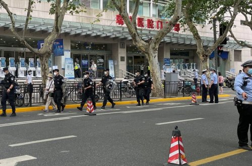 Şanxayda naməlum şəxs xəstəxanaya gələnlərə hücum edib