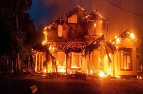 Şri-Lanka polisi baş nazirin iqamətgahını yandıran üç nəfəri həbs edib