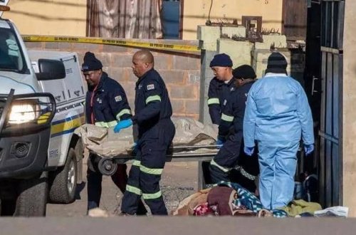 Cənubi Afrikada silahlı qarşıdurma: 14 ÖLÜ, 4 YARALI