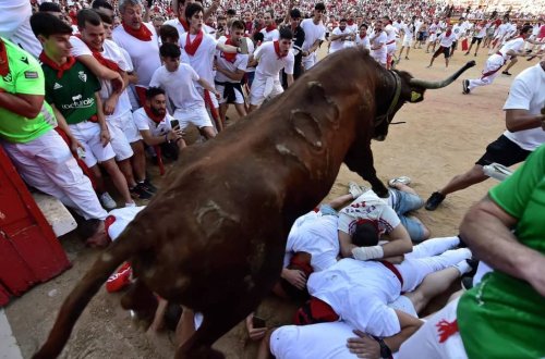 İspaniyada San Fermin festivalında 3 NƏFƏR YARALANIB