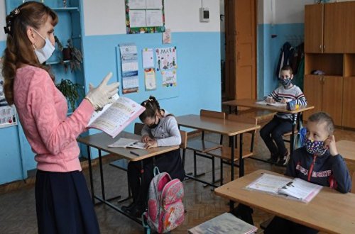 İtaliya ukraynalı müəllimlərin maaşının ödənilməsinə 200 milyon avro ayıracaq