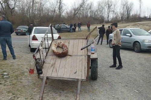 Cəlilabadda minik avtomobili ilə at arabası toqquşub, xəsarət alanlar var