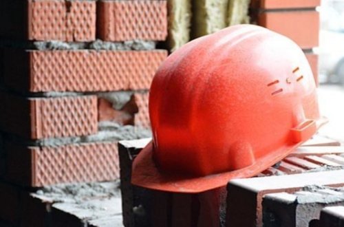 Ağstafada usta hündürlükdən yıxılaraq ölüb