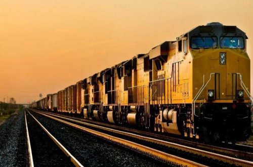 Rusiyanın yük qatarı ilk dəfə İran ərazisinə yük gətirib