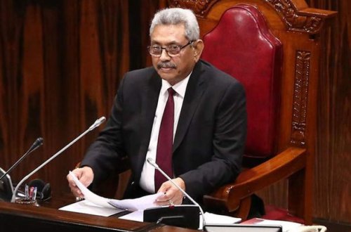 Şri-Lanka prezidenti ailəsi ilə birlikdə ölkəsini tərk edib