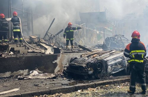 Rusiya Ukraynanın mərkəzini raket atəşinə tutub, 21 nəfər ölüb, yüzlərlə yaralı var - YENİLƏNİB