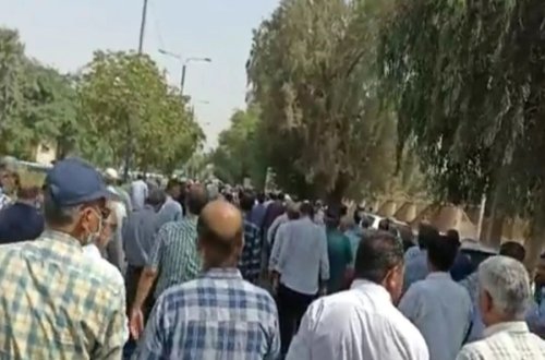 İranda təqaüdçülər etiraz aksiyası keçirib