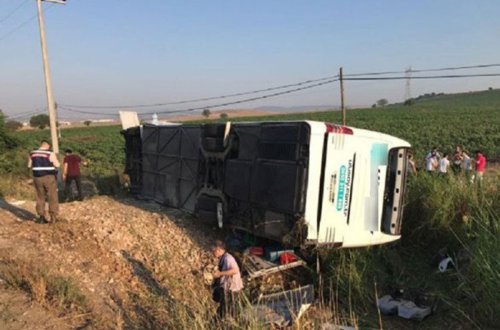 Türkiyədə sərnişin avtobusu qəzaya uğrayıb