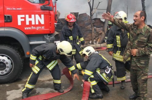 Biləcəridə qatar deposunda yanğın olub