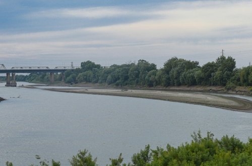 Yevlaxda Kür çayında həlak olan polisin meyiti tapılıb