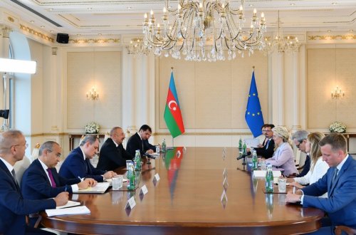 Avropa Komissiyası: 