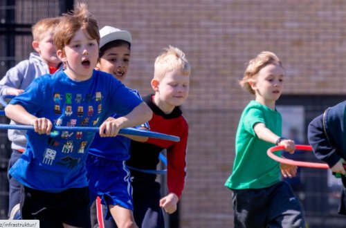 Britaniyada istilər səbəbindən məktəblər bağlanıb və ictimai tədbirlər ləğv edilib