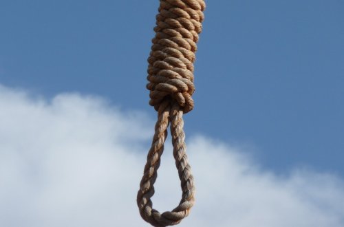 Qəbələ sakini Kürdəmirdə intihar edib