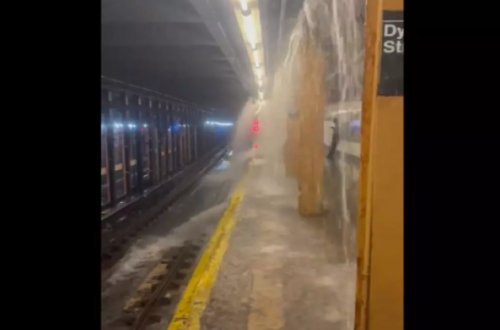 ABŞ-da metro stansiyası suyun altında qaldı - VİDEO