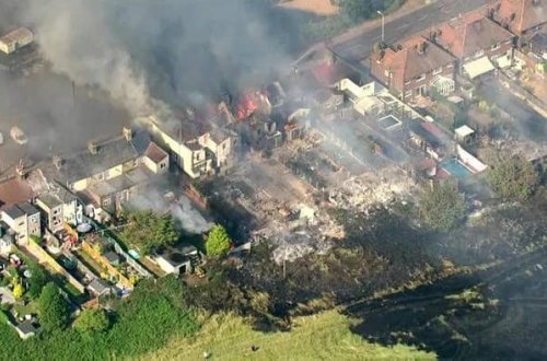 Meşə yanğınları davam edir: Binalar yarasız hala düşüb