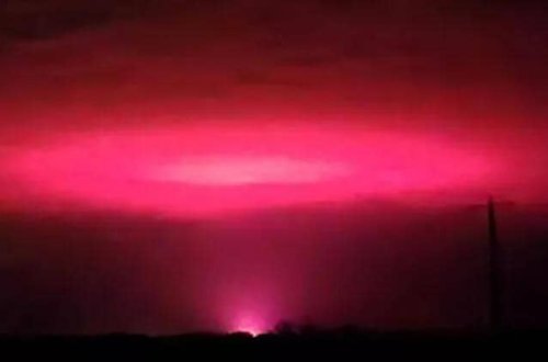 Avstraliyada inanılmaz mənzərə: Səma çəhrayı rəngə BOYANIB