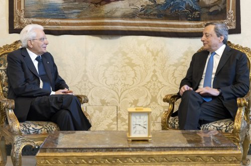 İtaliya Baş naziri istefa verib