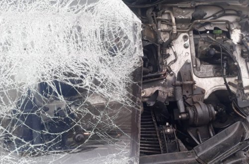 Bakı-Quba yolunda yük maşını aşıb, bir nəfər xəsarət alıb