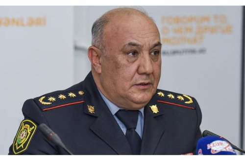 Vaqif Əsədov jurnalistləri təbrik etdi