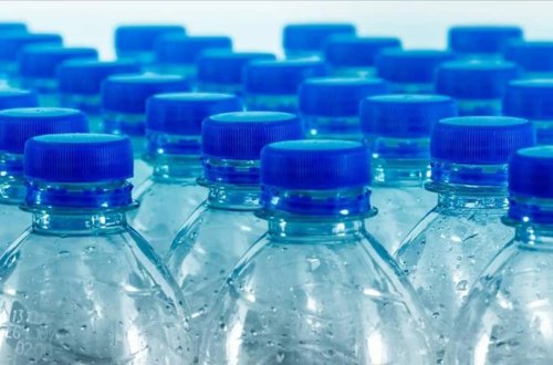 Fransada qablaşdırılmış suyun 78 faizində mikroplastiklər tapılıb