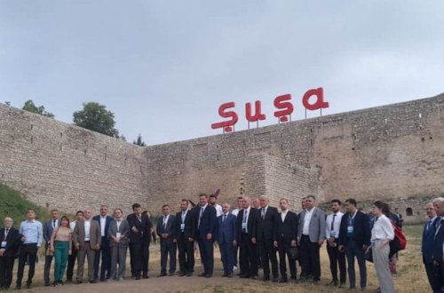 Beynəlxalq Media Forumun iştirakçıları Cıdır düzünə və Şuşa qalasına səfər ediblər