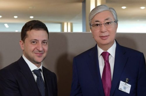 Tokayev və Zelenski arasında telefon danışığı olub
