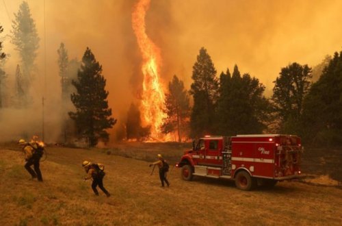 Kaliforniyada meşə yanğınları səbəbindən minlərlə sakin təxliyə edilir