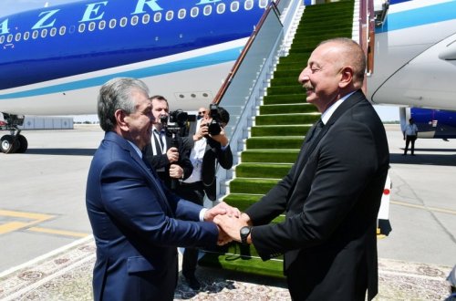 Prezident İlham Əliyev özbəkistanlı həmkarını Azərbaycana rəsmi səfərə dəvət edib