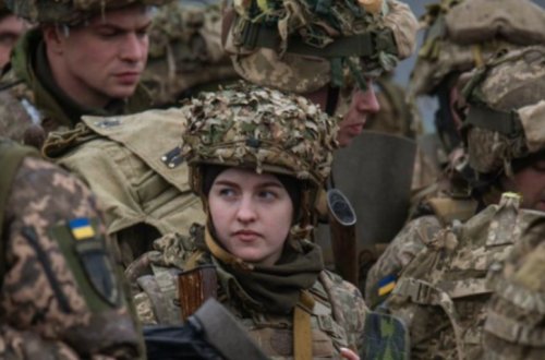 Ukrayna ordusunda xidmət edən qadınların sayı açıqlanıb