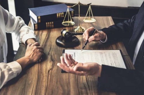 Hüquqşunaslarla bağlı iş elanı: VAKANT YERLƏRİN SİYAHISI