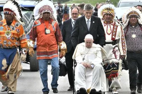 Roma Papası Kanadanın yerli sakinlərindən üzr istəyib