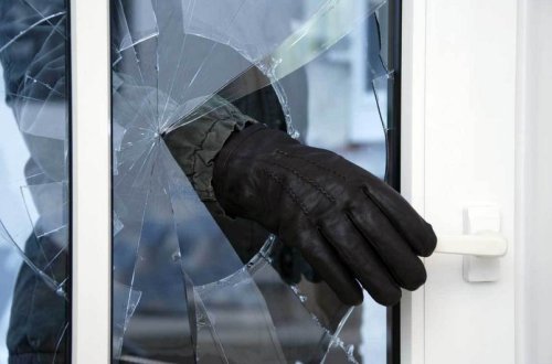 Bakıda evdən 23 000 manatlıq oğurluq edilib