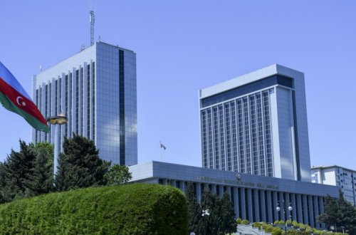 “Siyasi partiyalar haqqında” yeni qanun...